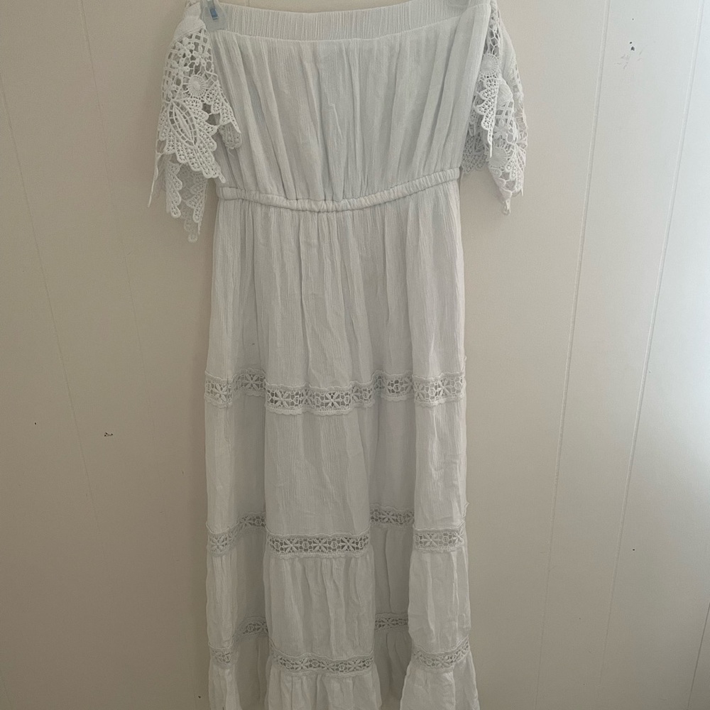 Womens size small off the shoulder white dress